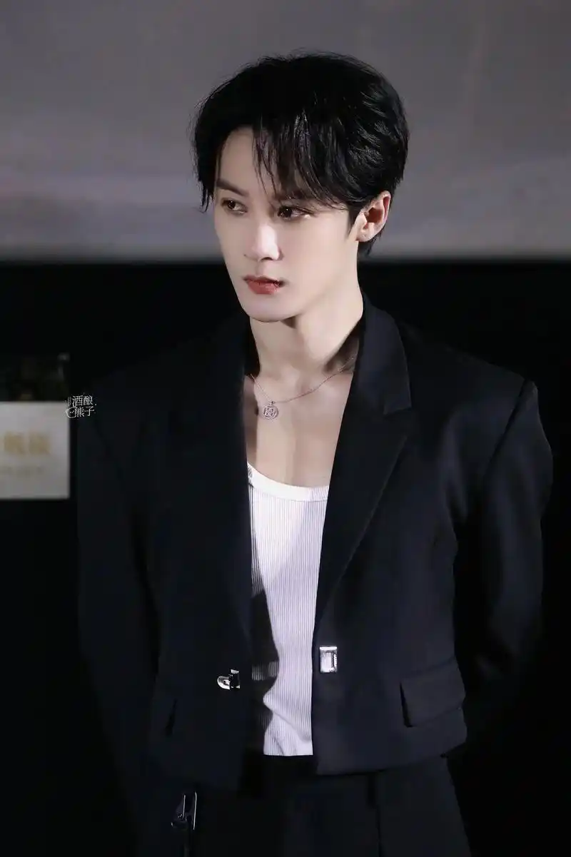 一些关于檀健次的神图.我可是去年猎罪就上桌的了#檀健次 #檀 - 抖音