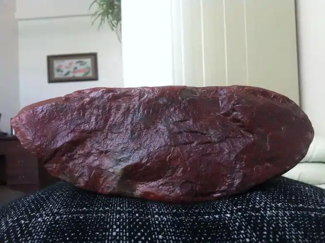 巴林鸡血石原石请专家帮忙看看是真的吗?