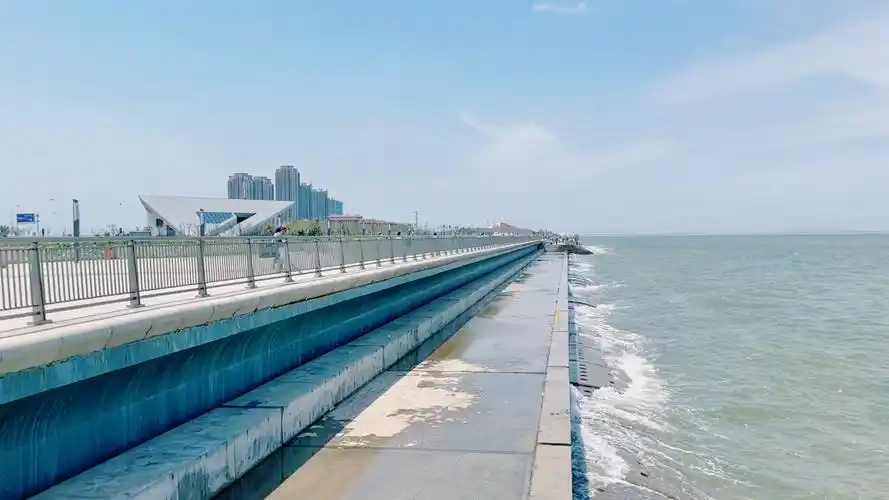 天津东疆港海滩