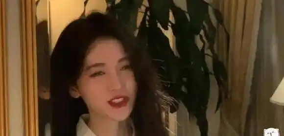 有种"整容"叫鞠婧祎变胖,巴掌脸秒变圆脸,男粉直言想原地脱粉_身材