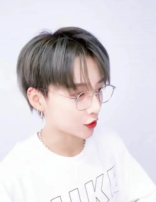 刘雨昕太可了 戴眼镜的昕昕子你get了吗