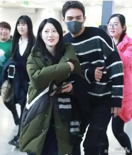 张彬彬被传和经纪人领证结婚?本尊火速上线辟谣