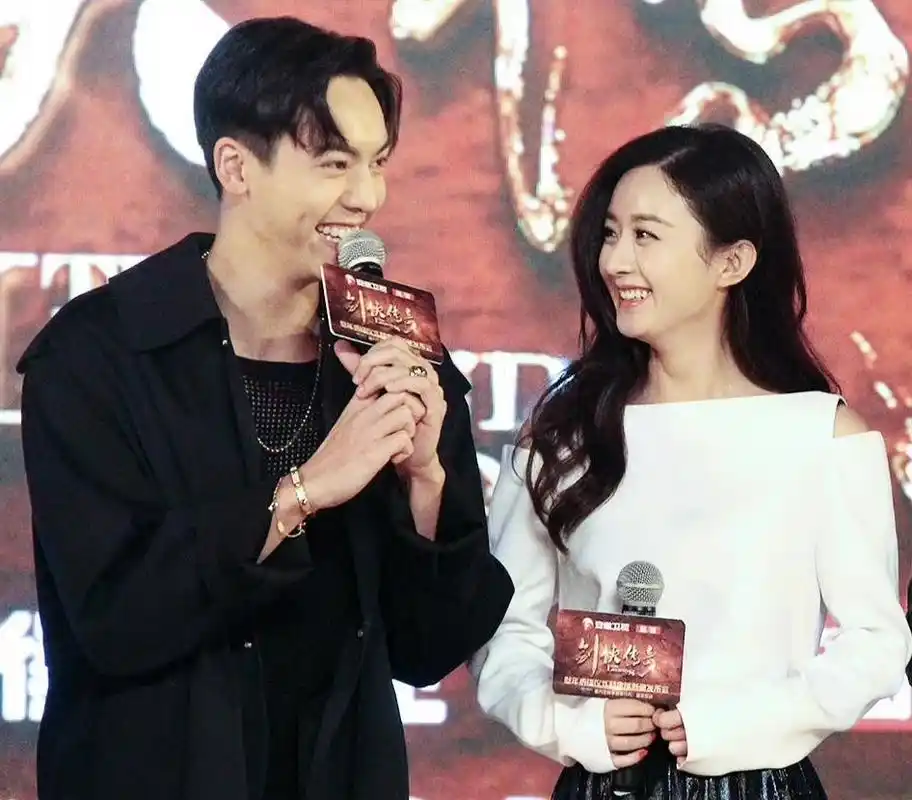 陈伟霆赵丽颖同框,帅哥美女的组合,cp粉直呼好嗑!