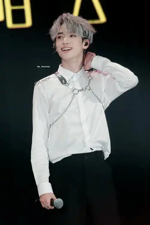 就是喜欢看你开心的笑,把烦恼都抛开95@时代少年团-严浩翔(惊不惊喜