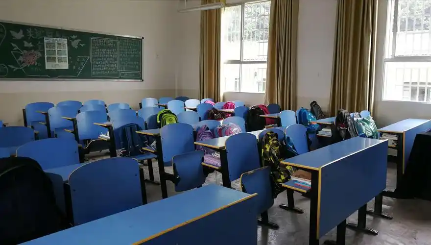 孩子们学会了整理与收纳,教室干净整齐.