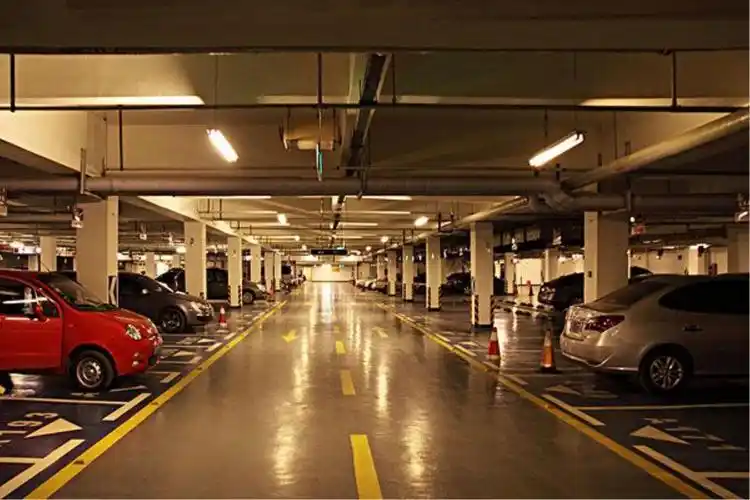 土豪一口气买了200个车位,五万一个,转手卖十万,厉害了