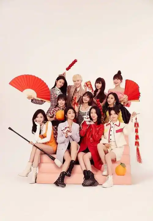 火箭少女女团成员单独照片,这组照片拍摄得很好,都是近照,完美地展现