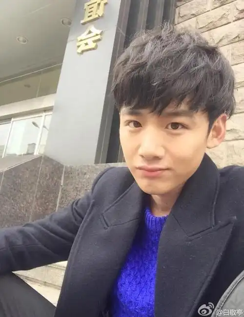 看到白敬亭以前的照片后我想说和现在一样帅!_腾讯新闻