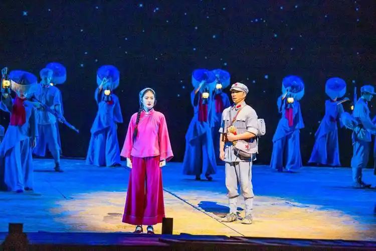 《长征第一渡》从红军战士在于都的集结讲起,为人们沉浸式再现了当年