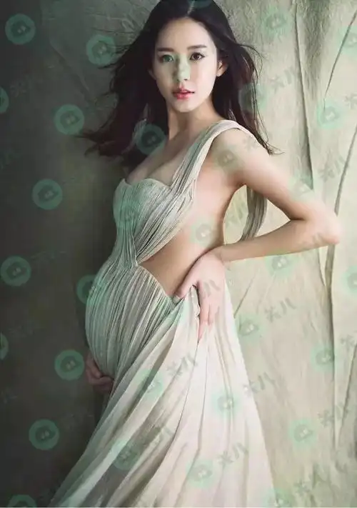 张子萱孕期写真首曝光薄纱遮身太撩人