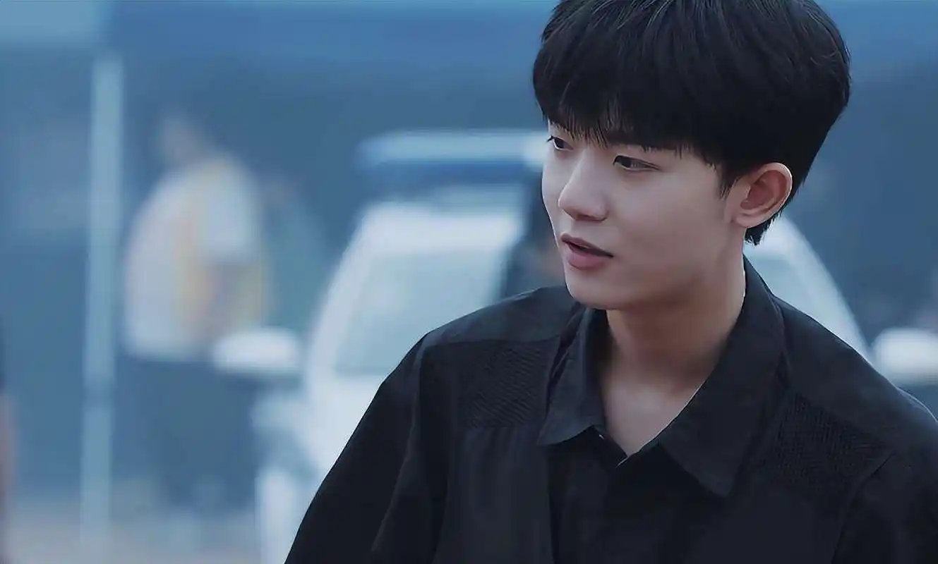 女制片人曝光与李明德等男星私密照,李明德报警,背后有何玄机?