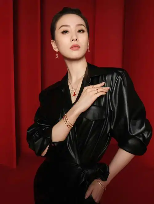 高级珠宝品牌qeelin官方微博 发布全新广告短片,由品牌代言人刘诗诗