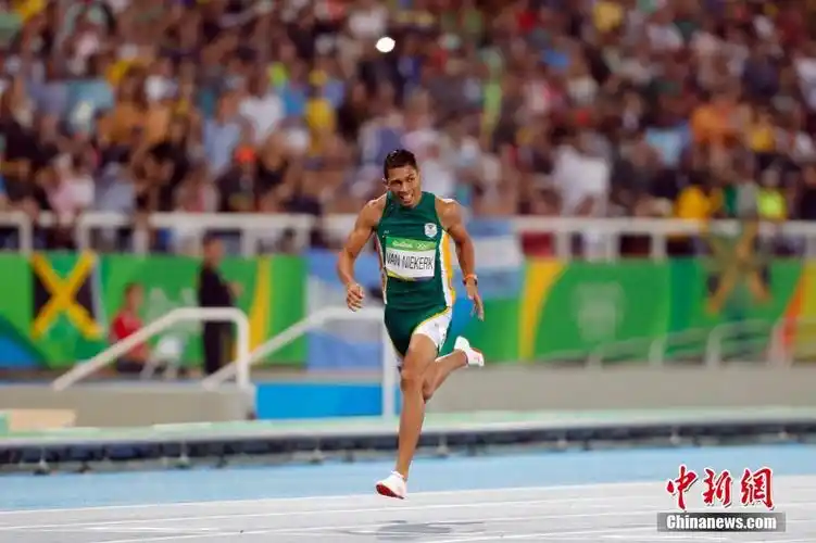 里约奥运男子400米范尼凯克破世界纪录夺金