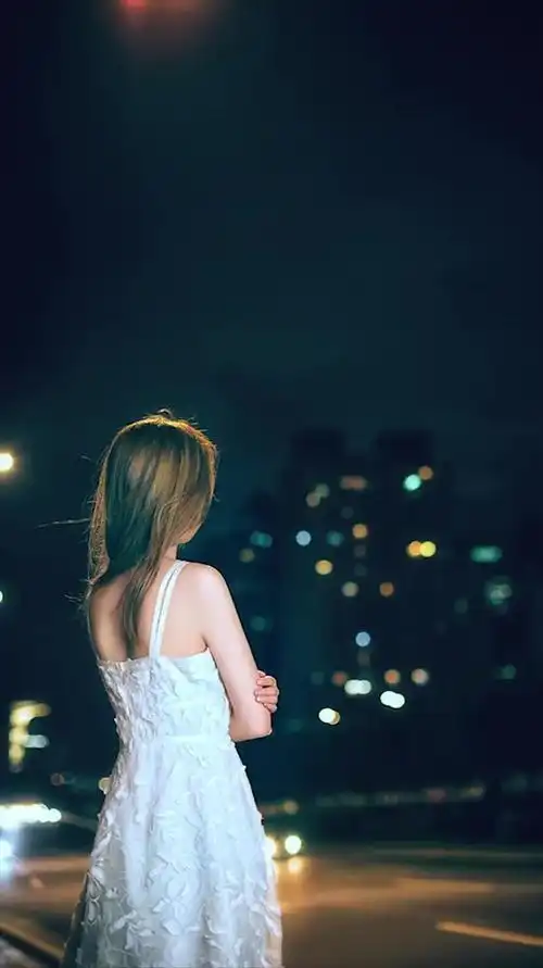 夜景总是这么伤感 你们有没有因为一个人崩溃过呢-度小视