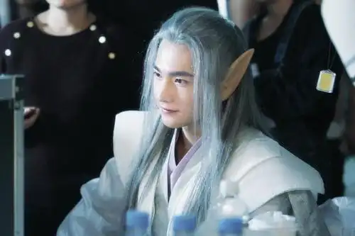 闲聊关于杨洋:专注自家,非官宣不约,不吃饼不踩饼