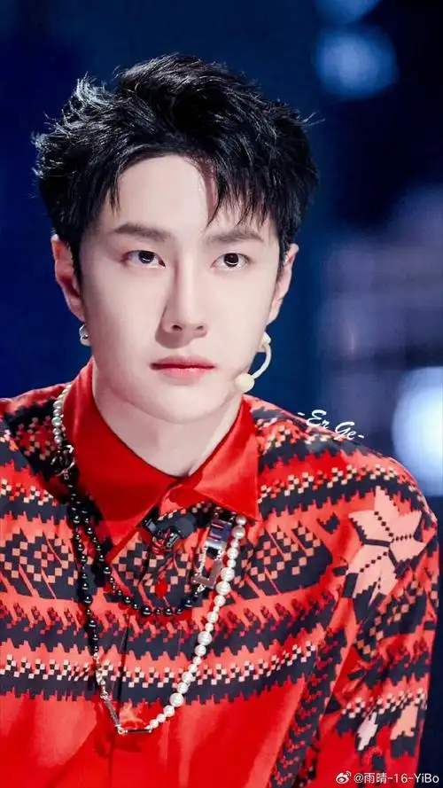 uniq-王一博 有些故事还没讲完那就算了吧,那些心情在岁月中已经难辨