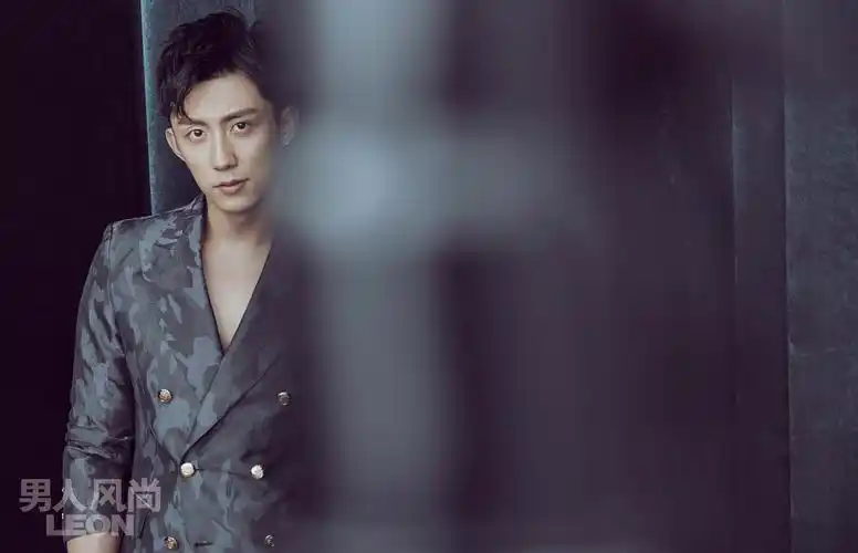 黄景瑜 男人风尚leon 高清 超级大图