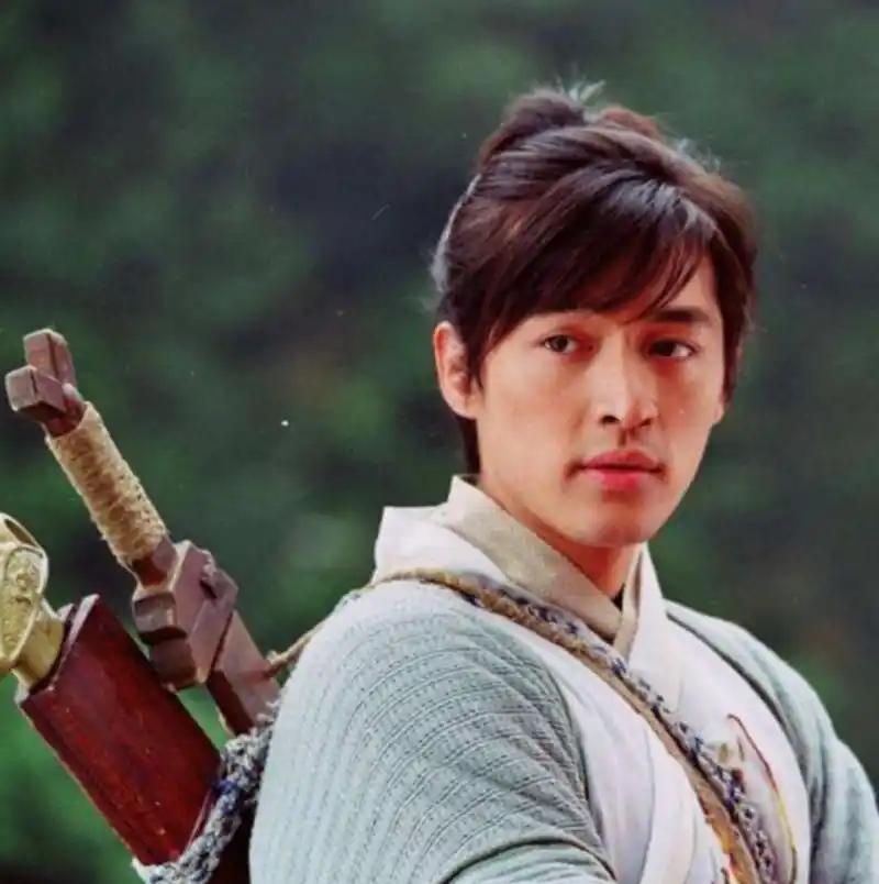 新《仙剑一》李逍遥正脸曝光,长相缺乏辨识度,网友表示记不住脸