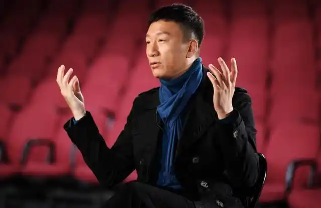 易立竞采访孙红雷:陈述句 借问 封闭式提问 侧问 追问她问孙红雷:"你