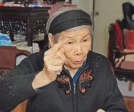 覃美金扛得住梅艳芳的嫌弃忍不了儿子三心二意99岁大义灭亲