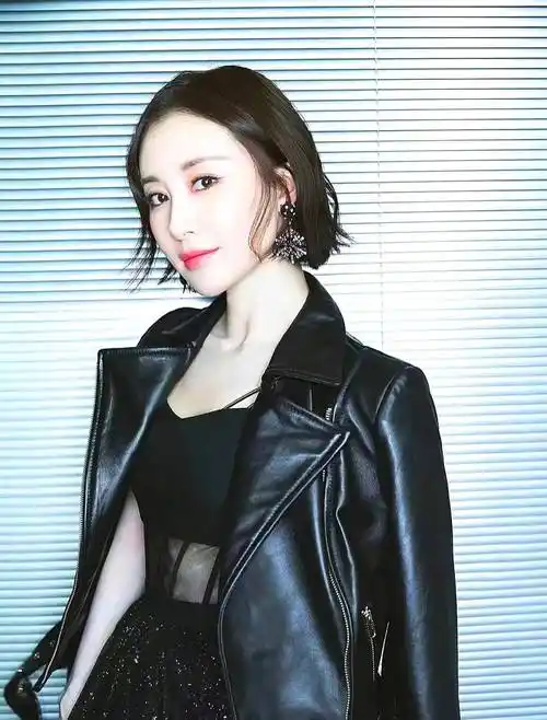 原创演员舒畅2022夏季31张穿搭多款式写真相片1张5岁时参演相片