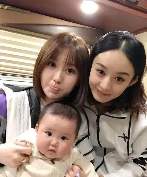 杨幂女儿叫小糯米,林心如女儿叫小海豚,唐嫣女儿叫什么?