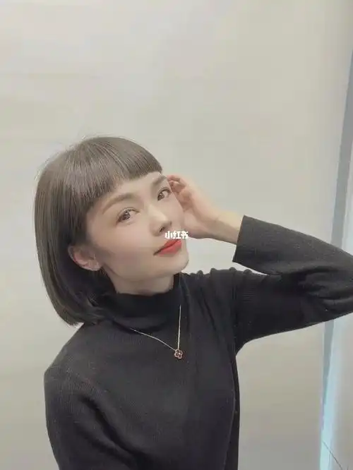 齐短刘海短发