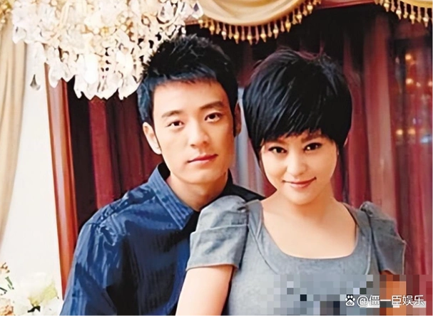 他是郝蕾前夫,爱过王珞丹,负了殷桃,却在38岁时娶了小