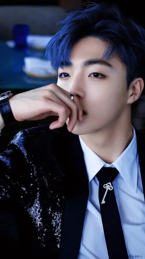 陈立农微博电影之夜##陈立农亮片西装