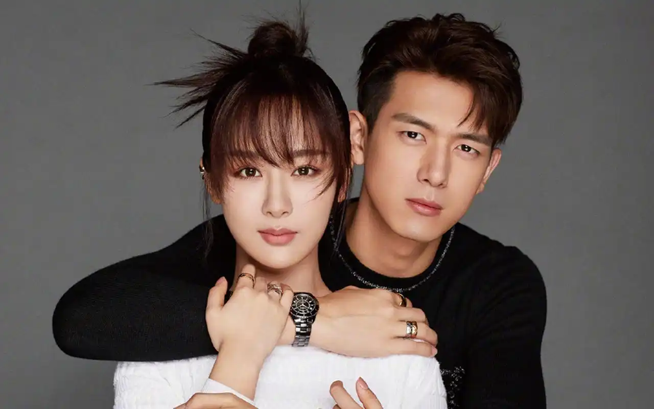 杨紫李现乔欣发合照#   近日,杨紫,李现,乔欣三位明星罕见地合体了!