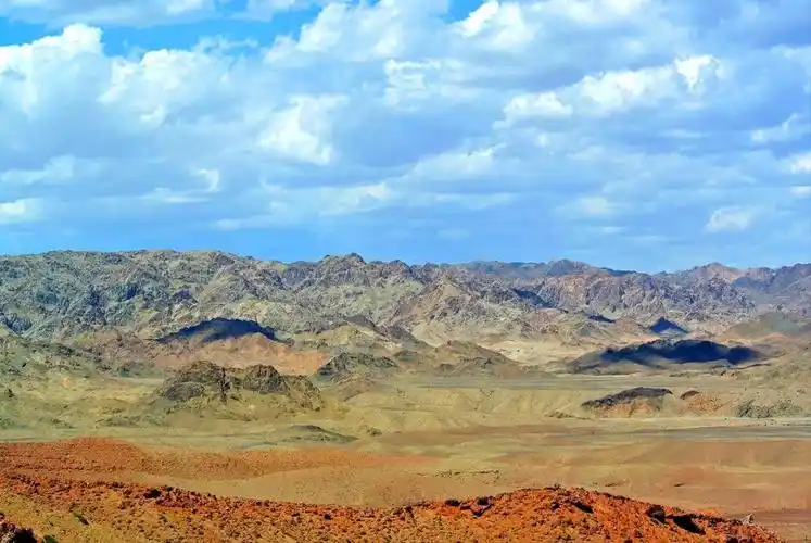 原创被匈奴视为生命线的阴山山脉在哪中国自驾地理