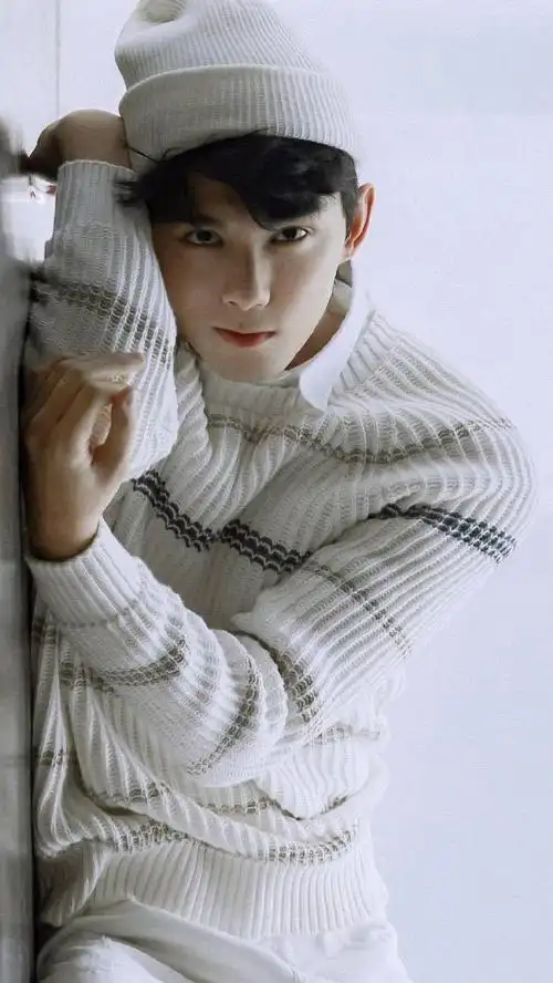 吴磊午间光影六宫格##吴磊rare威雅全球代言人