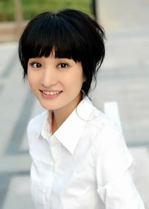 还记得《家有儿女》里的"戴明明"吗?如今37岁的她美到不敢认