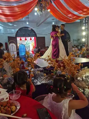 外甥女,梁艺,万鑫的结婚大喜日子,我们去南昌参加了他们的婚礼现场