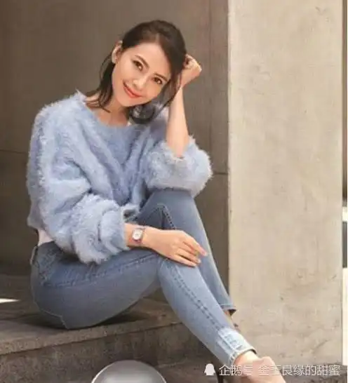 时尚优雅的牛仔裤,被高圆圆穿出了女神气质,网友:少女必备