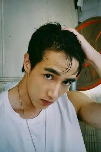 9.9 黄皓(宣传照)