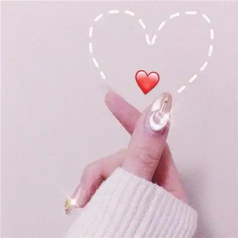 摆出爱你的形状满满的爱意简单就是女生表白神器更多好看的头像