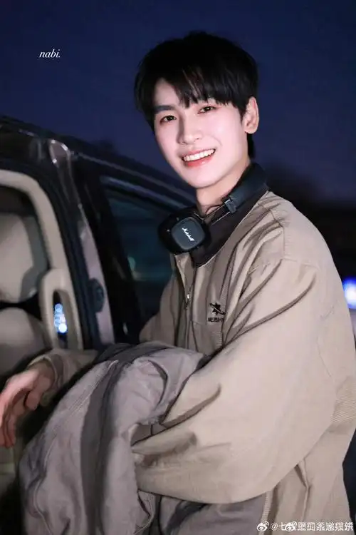 黄俊捷活动饭拍图##黄俊捷好甜