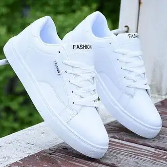 春季休闲时尚男鞋百搭流行防水学生小白鞋青春主流板鞋男士休闲鞋