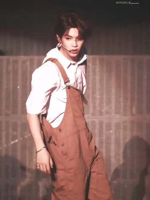 ninepercent_背带裤_黄明昊_偶像练习生_影视_影视