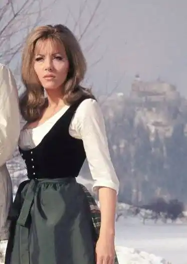 血染雪山堡 下部玛丽,玛丽扮演者玛丽·乌尔,玛丽是谁演的-千悦网