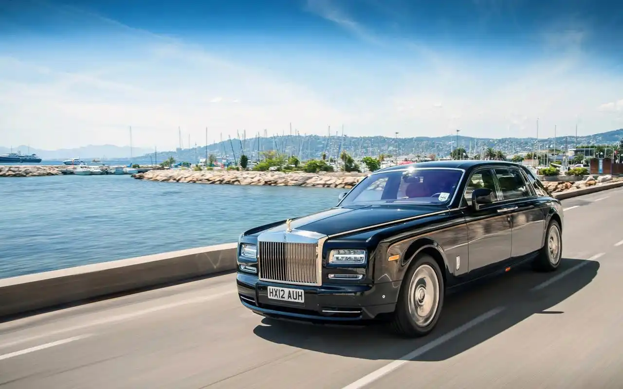 高端大气上档次劳斯莱斯桌面壁纸高清大图预览1920x1080_汽车壁纸下载