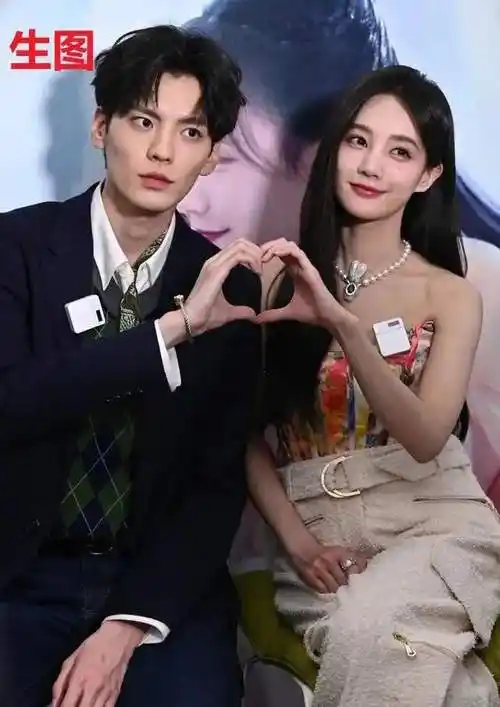 李一桐和小鲜肉疑因戏生情,两人在酒店被拍,男方古怪行为引争议|明星