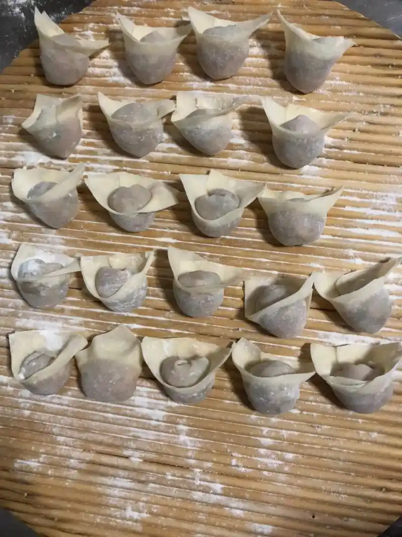一个从不会包馄饨的人:为了包饺子包饺子剩 - 抖音