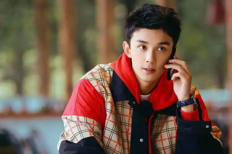 原创童星多陨落吴磊为何能华丽转型