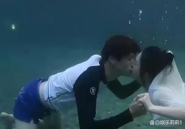 女星混娱乐圈有多难被占便宜吃豆腐也只能在边上陪笑