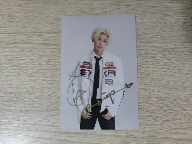 10月29日抽一名鬼姐姐,送出小鬼王琳凯亲笔签名照一张『顺丰到付』