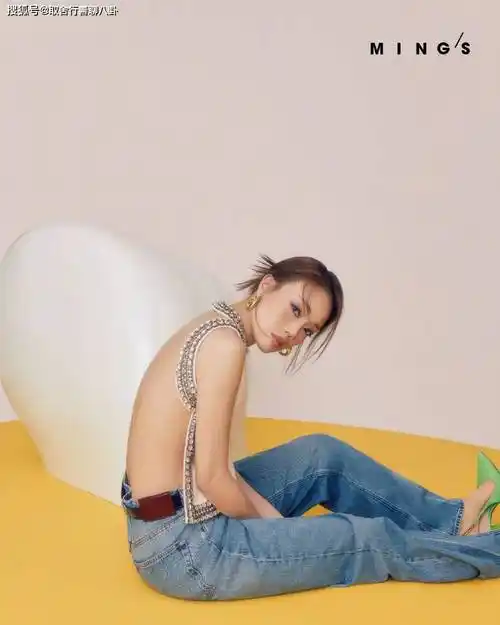 43岁容祖儿造型时髦个性,性感穿搭火辣吸睛,纤细美腿迷人_音乐_照片