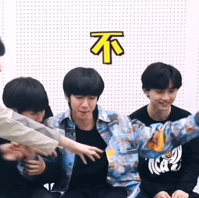 时代少年团是由马嘉祺,丁程鑫,宋亚轩,刘耀文,张真源,严浩翔,贺峻霖七