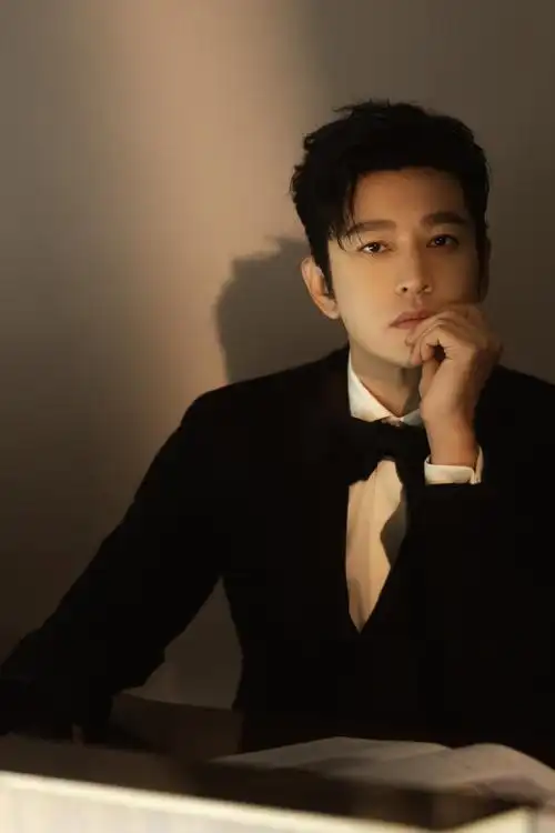 老粉都没认出黄晓明